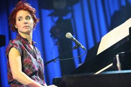   Expresie, 22.5.2015 20:00