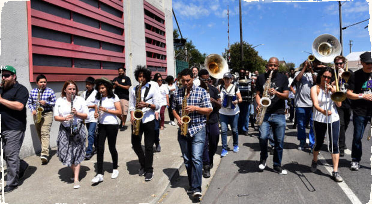 Jazzový pochod za mier: Richmond protestuje proti násiliu jazzom
