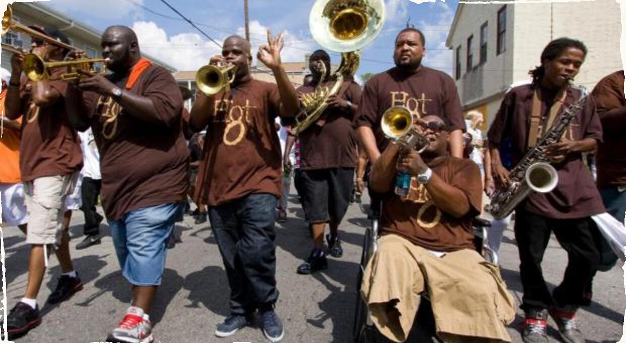 Horúcu dychovku Hot 8 Brass Band si budete môcť užiť aj v uliciach Starého mesta